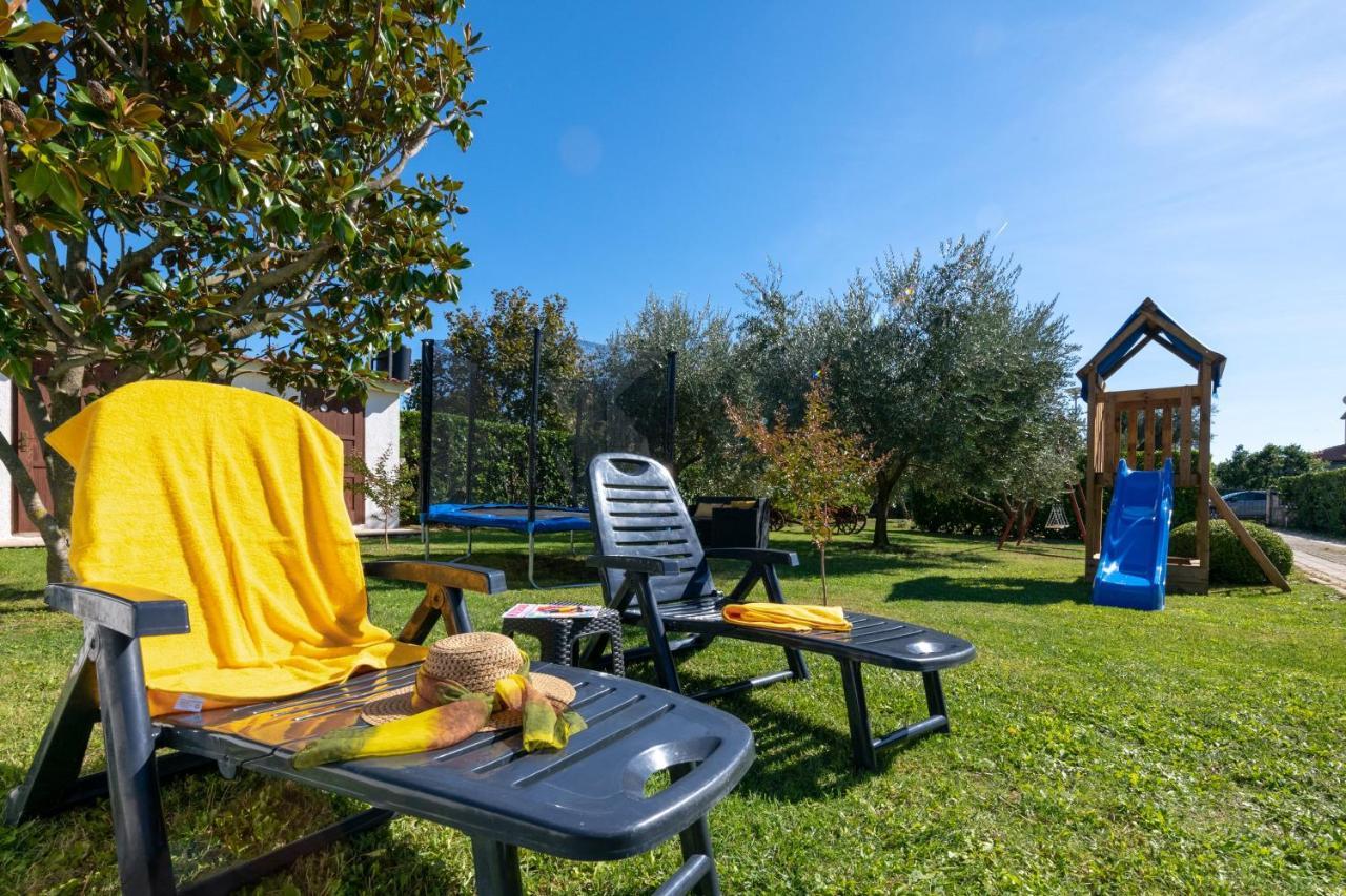 Villa Livia: Family-Friendly Retreat with Pool and Playground Liznjan Exterior photo